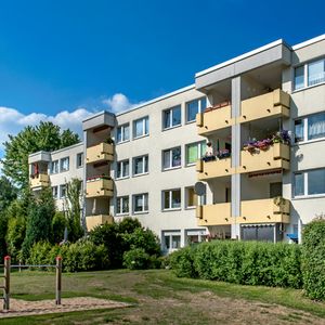 Geräumig + modern geschnitten - Neuer Boden, neues Bad!! - Photo 2