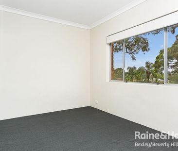 SECURITY COMPLEX - IDEAL LOCATION - Photo 2