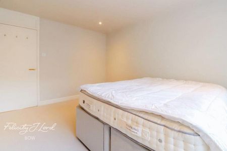 4 bedroom terraced house to rent - Photo 3