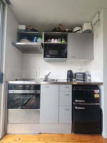 Central Auckland 1BR Gem with Balcony - Photo 5