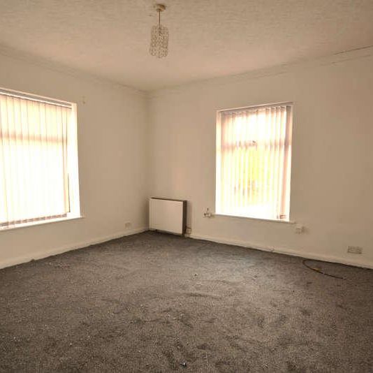 Coalshaw Green Road, Chadderton, OL9 - Photo 1