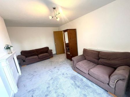 3 bedroom apartment to rent - Photo 4