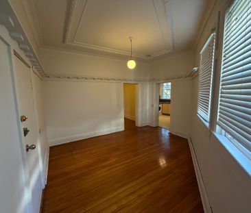 Charming Ground-Floor Apartment in the Heart of the Eastern Suburbs! - Photo 5