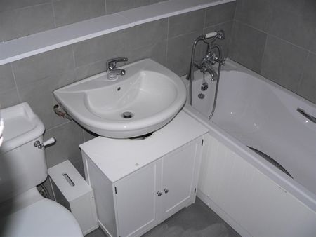 Brook Farm Walk, Birmingham - Photo 5