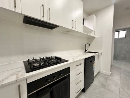 Modern Granny Flat Offering Comfort & Convenience in Smithfield&excl; - Photo 2