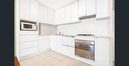 Beautifully Appointed In A Prime Pocket Of Rhodes - Photo 3