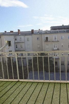 Großzügige, sehr schöne Altbauwohnung in ruhiger INNENSTADTLAGE, mit Balkon - Foto 1