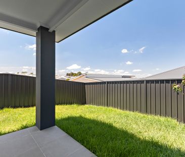 1/3 Treeton Close, Farley NSW 2320 - House For Rent | Domain - Photo 6