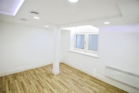 3 bedroom apartment to rent Bute Street, Luton, Bedfordshire, LU1 - Photo 2