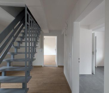 Neu sanierte, helle 2,5-Zimmer Wohnung in Rosbach vor der Höhe - Photo 2