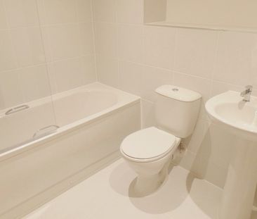 Cross Street , - Photo 5