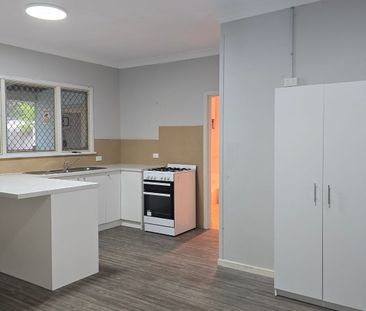 GREAT LOCATION PLEASANT FAMILY HOME - Photo 4