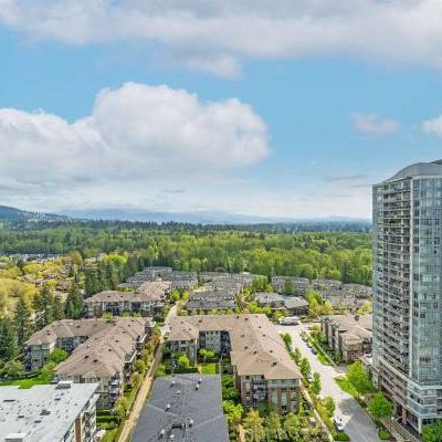 Beautiful, 2 bed 2 bath upper unit with Panoramic views, 950 SF - Photo 1