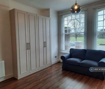 Studio to rent - Photo 4