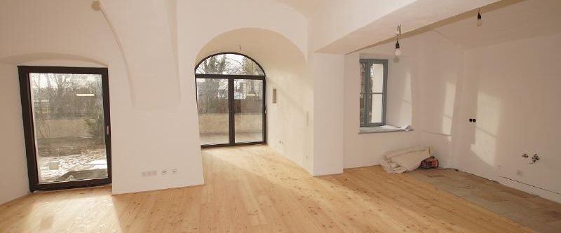 Große 3 Zimmer-Wohnung mit 2 Terrassen im Schloss Geltolfing - Foto 1