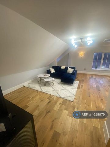 1 bedroom in a flat share to rent - Photo 3