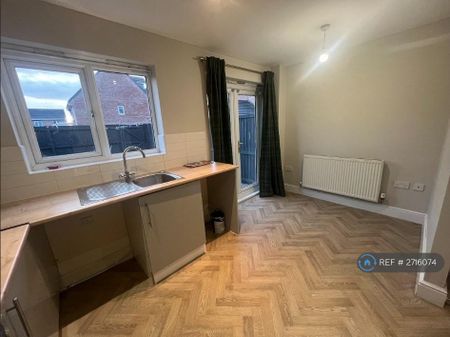 3 bedroom terraced house to rent - Photo 2