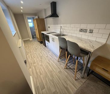 1 bedroom in a house share to rent - Photo 5