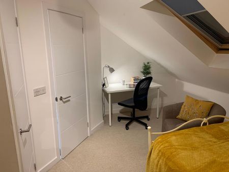 1 bedroom in a house share to rent - Photo 4