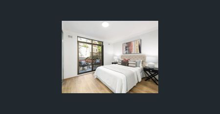 Oversized Garden Apartment - Photo 3