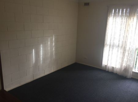 One bedroom unit! - Photo 2