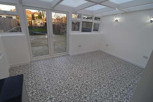 Broomgrove Gardens, Edgware, HA8 - Photo 1