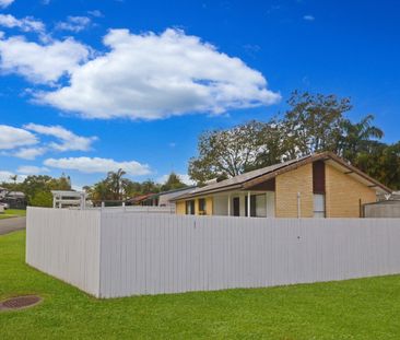 26 Lowanna Drive, Ashmore QLD 4214 - House For Rent | Domain - Photo 1