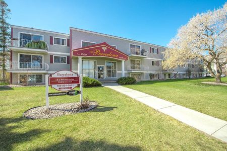 Barcelona Apartments - Photo 4