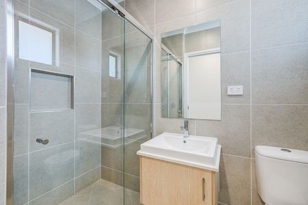 2/78 Mercy Street, Park Ridge QLD 4125 - House For Rent | Domain - Photo 4