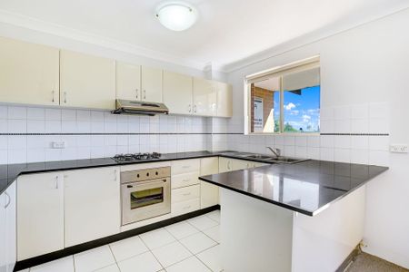 Modern and Affordable 2-Bedroom Apartment in Homebush West - Photo 3