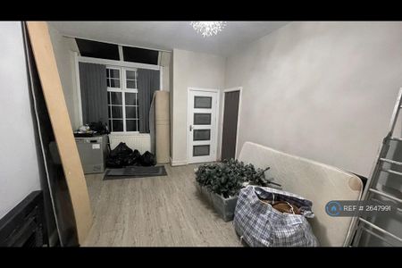 4 bedroom terraced house to rent - Photo 3