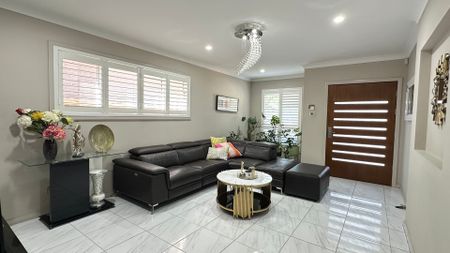 Modern & Spacious Family Home - Photo 3