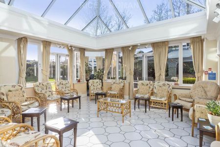 1 bedroom retirement property to rent - Photo 2