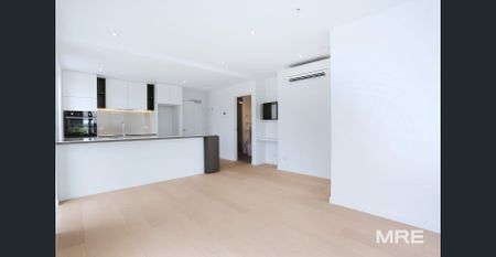 Chic living in the heart of Moonee Ponds - Photo 2