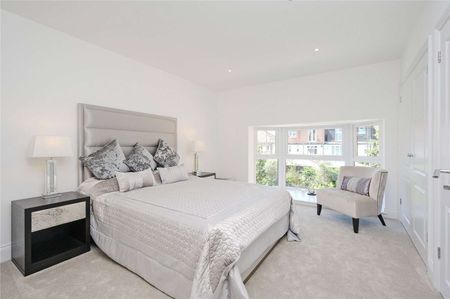 A superb four bedroom home set within a secure and secluded gated development. - Photo 4