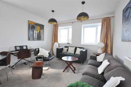 2 bedroom apartment to rent - Photo 3