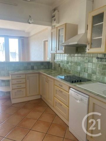 Location Appartement 3 pièces 66m² MARSEILLE 4ème - Photo 2