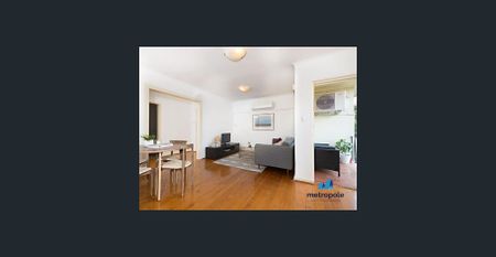 SPACIOUS, BRIGHT & PERFECTLY LOCATED - Photo 5