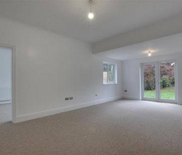 3 bedroom detached bungalow to rent - Photo 2