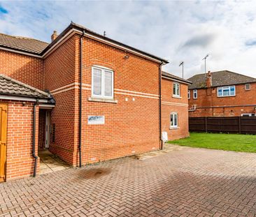 Hazel Gate, 1 Hazel Avenue, Farnborough, GU14 - Photo 5