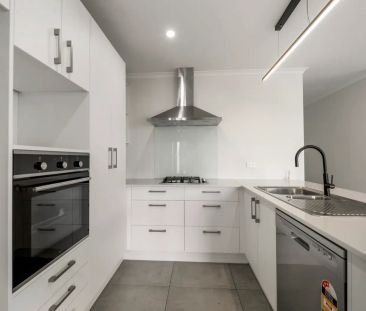 Spacious Family Home - 5 Harore Road - Photo 3