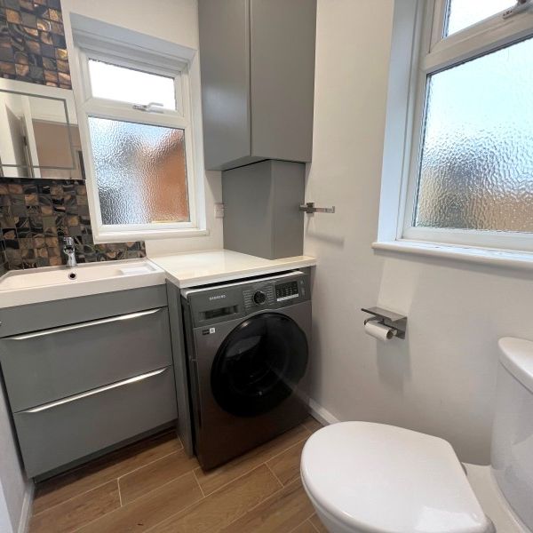 Nursery Gardens, Staines - 3 bedrooms Property for lettings - Seymours - Photo 1