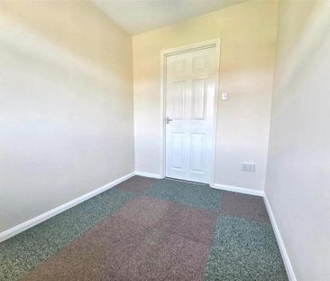 2 bedroom semi-detached bungalow to rent - Photo 2