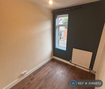 5 bedroom semi-detached house to rent - Photo 3