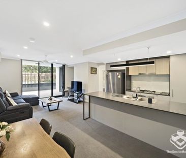 Furnished Modern 3 Bedroom Apartment for Rent - Photo 1