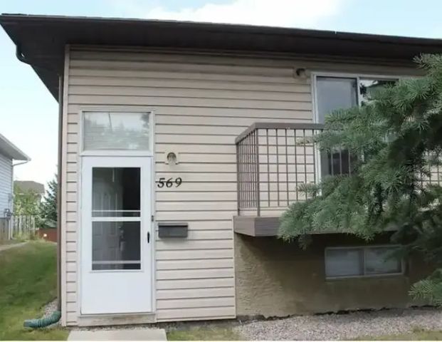 3+1 BD Duplex - Pet friendly | 569 Macewan Drive Northwest, Calgary - Photo 1