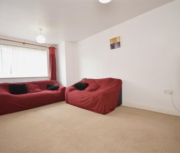 2 bedroom flat - Photo 6