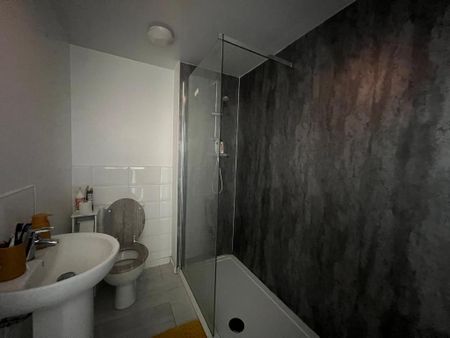 2 bedroom semi-detached house to rent - Photo 3