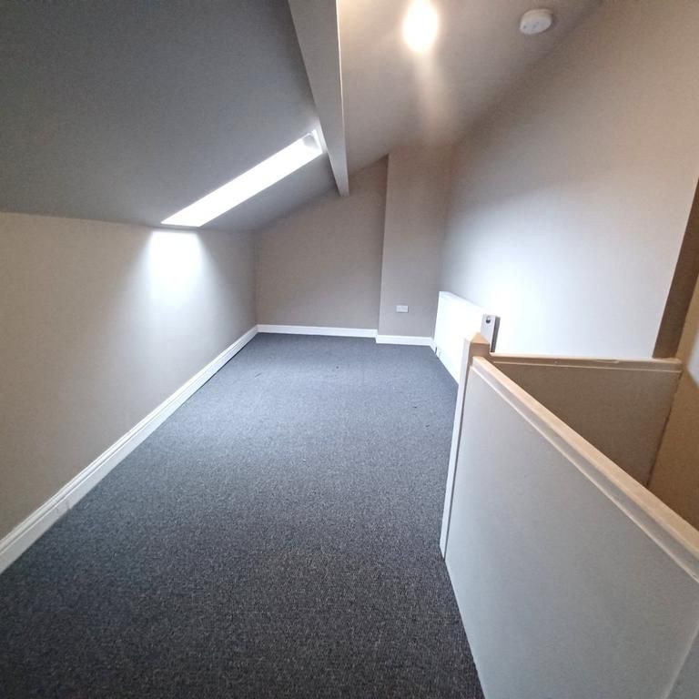 2 bedroom end of terrace house to rent - Photo 1