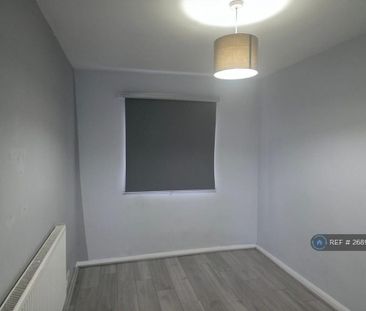 6 bedroom semi-detached house to rent - Photo 6